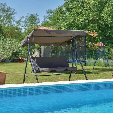 Four-bedroom In Dicmo Holiday home *