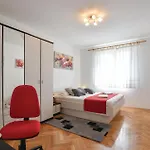 Four-bedroom In Dicmo