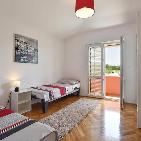 Four-bedroom In Ferienhaus *