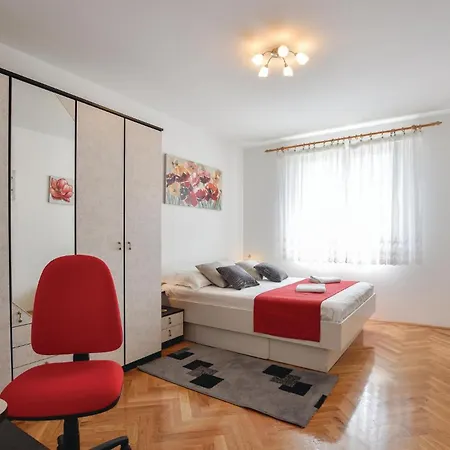 Four-bedroom In Dicmo