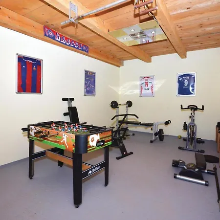 בית נופש Four-bedroom In *