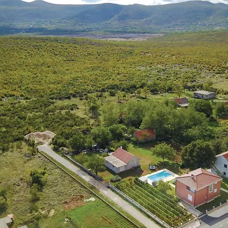 Amazing In Dicmo With Wifi Holiday home Sicane