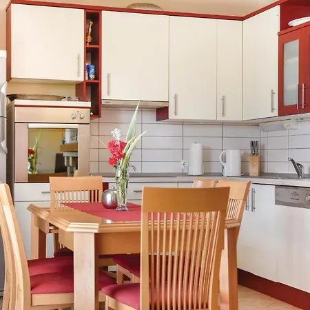 Four-bedroom In Dicmo