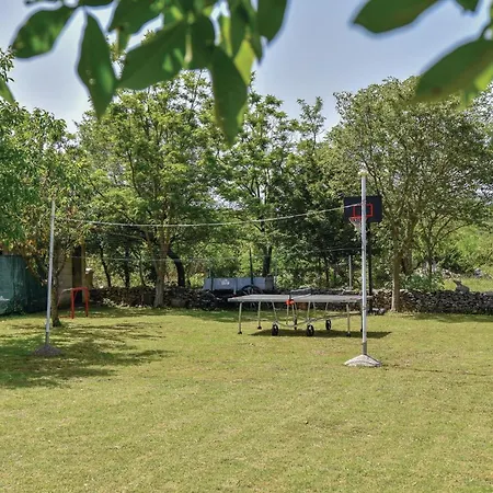 Amazing In Dicmo With Wifi Holiday home