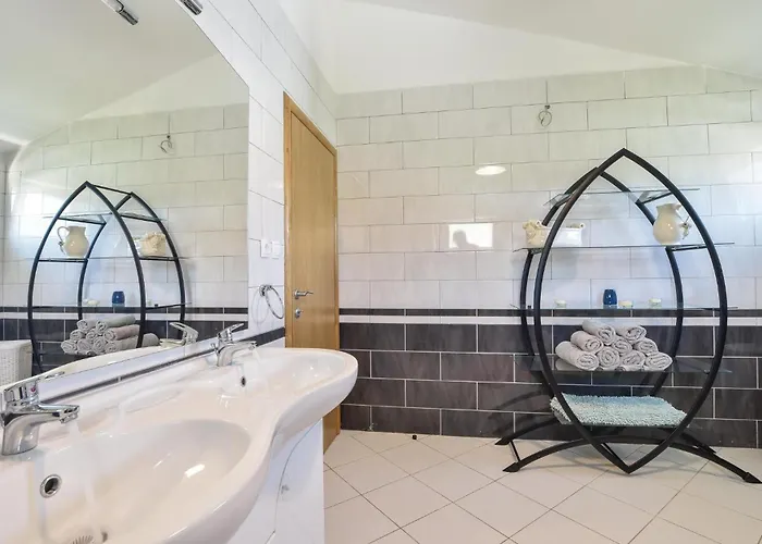 Four-bedroom In Dicmo